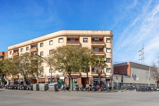 Plus de détails pour Passeig de Santa Coloma, 33-35, Barcelone - Commerce de détail à louer