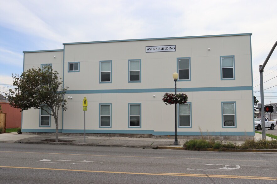 119 S Wasson St, Coos Bay, OR à vendre - Photo du bâtiment - Image 2 de 10