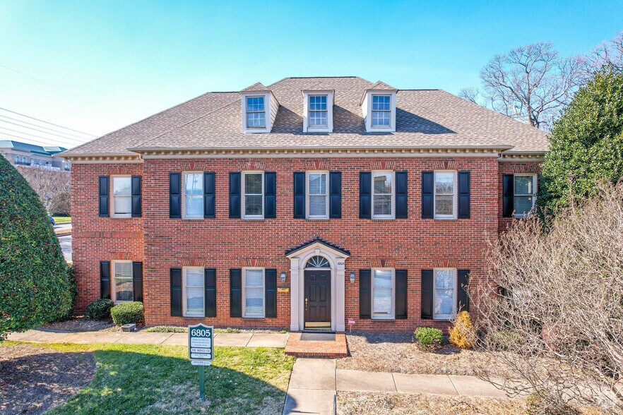 6805 Fairview Rd, Charlotte, NC à louer - Photo du bâtiment - Image 2 de 4