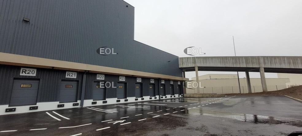 Industrial in Corbas for lease - Building Photo - Image 2 of 4
