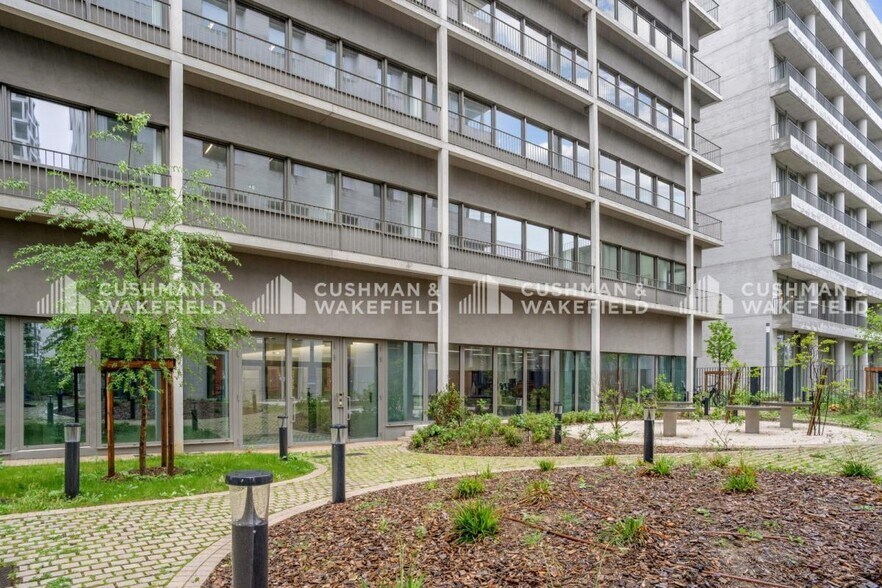 36 Rue Casimir Périer, Lyon for sale - Building Photo - Image 1 of 43