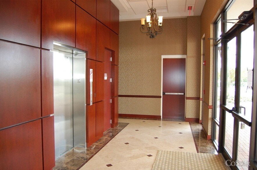 5749 Westgate Dr, Orlando, FL for lease Primary Photo- Image 1 of 5