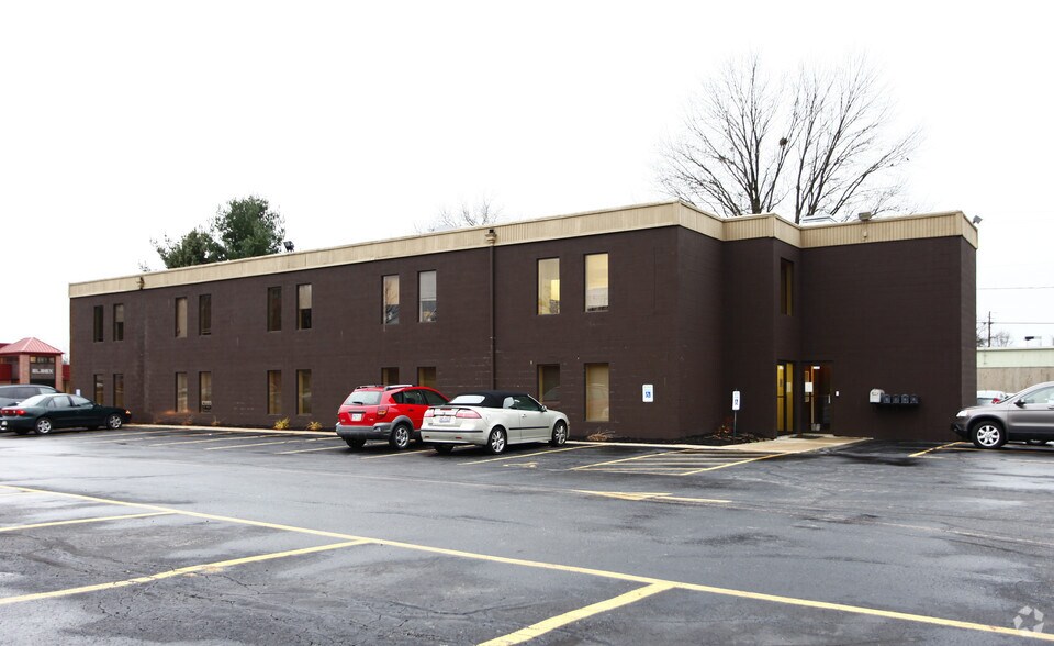275 Martinel Dr, Kent, OH à louer - Photo du bâtiment - Image 2 de 3