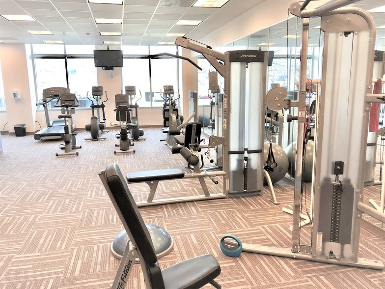 3120 Fairview Park Dr, Falls Church, VA for lease - Interior Photo - Image 3 of 5