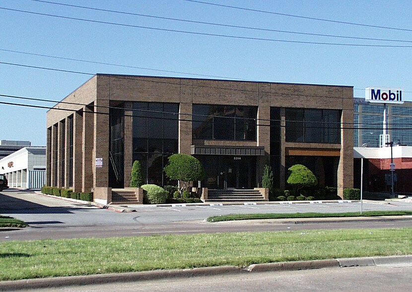 5402 Arapaho Rd, Dallas, TX à louer - Photo du bâtiment - Image 3 de 3