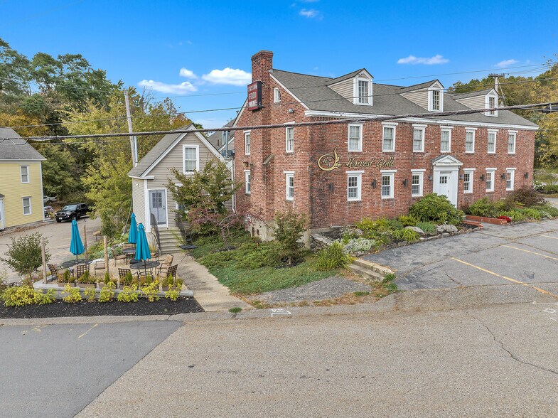 1 Princeton St, Jefferson, MA à vendre - Photo du bâtiment - Image 2 de 23