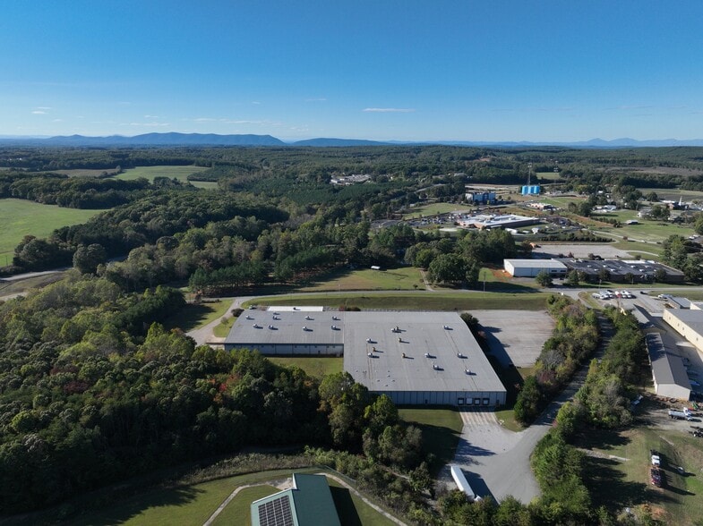 281 Industrial Dr, Gretna, VA for sale - Aerial - Image 2 of 11