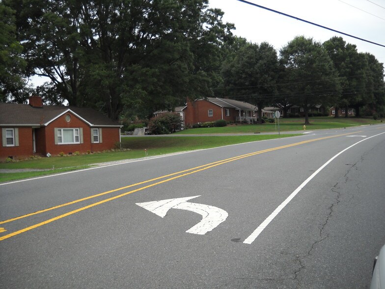 5 Property PACKAGE OF 6.19 ACRES portefeuille de 3 propriétés à vendre sur LoopNet.ca - Autre - Image 3 de 15