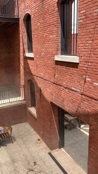 358 Main St, Memphis, TN à louer - Vidéo sur l’inscription commerciale - Image 2 de 14