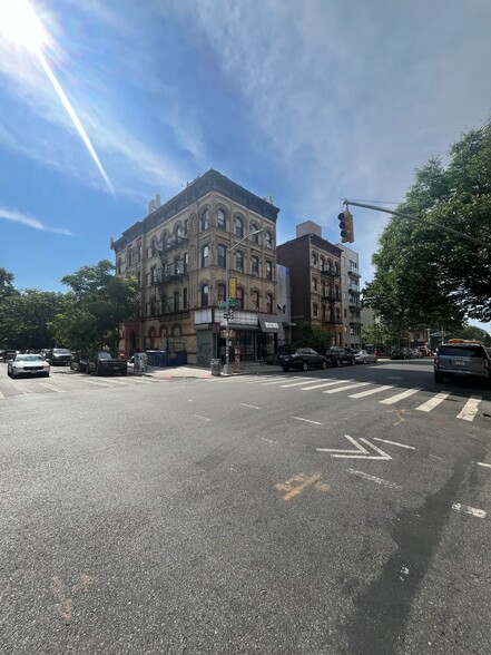 602 Marcy Ave, Brooklyn, NY for lease - Building Photo - Image 2 of 3