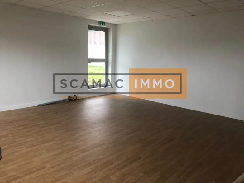 Office in SAINT-OUEN-L'AUMONE for lease - Building Photo - Image 3 of 4