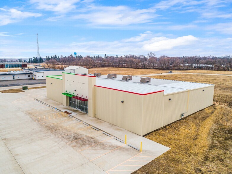 970 US-18, Britt, IA à louer - Photo du bâtiment - Image 3 de 19