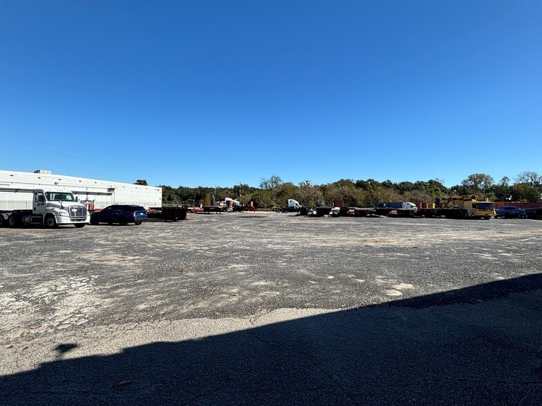 4185 Chitwood Dr, North Charleston, SC for lease - Building Photo - Image 2 of 3