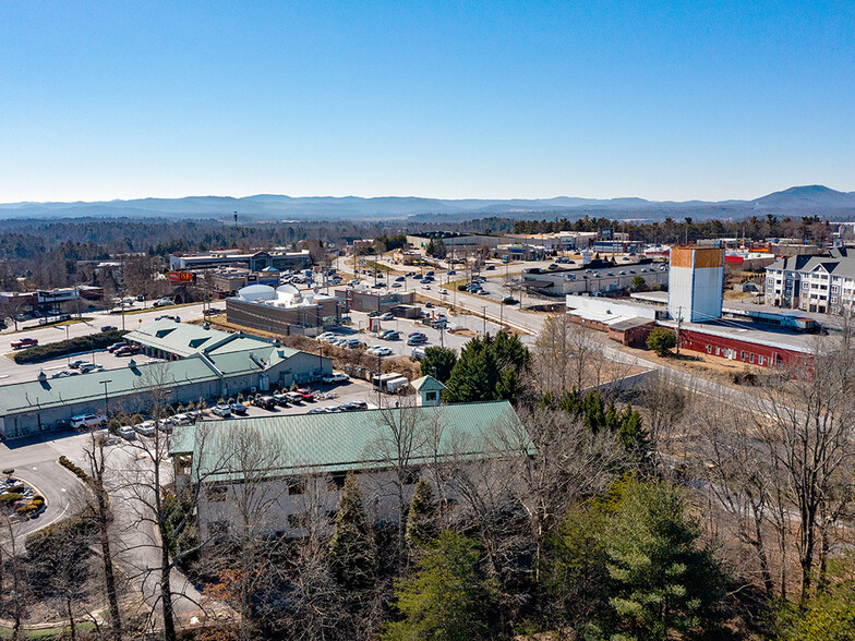 142 Airport Rd, Arden, NC for lease - Building Photo - Image 2 of 12