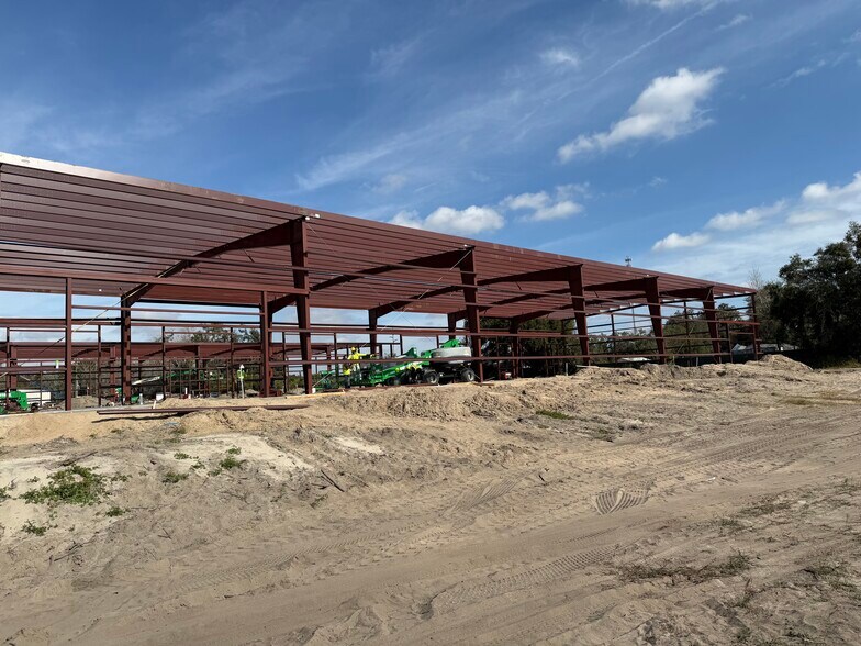 3023 E C 48, Center Hill, FL à louer - Photo du bâtiment - Image 3 de 9