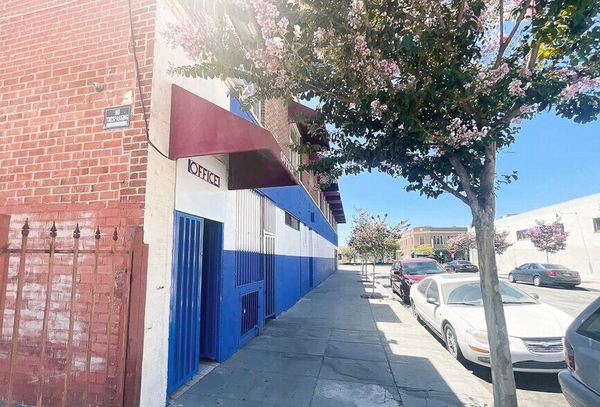 5344 Long Beach Blvd, Long Beach, CA à louer - Photo du bâtiment - Image 1 de 21