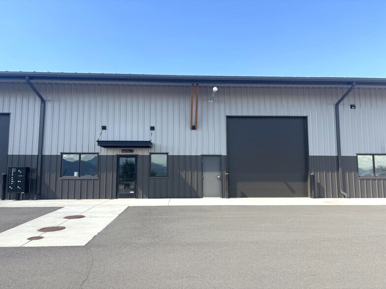 9950 Longacres Ln, Missoula, MT à louer - Photo du bâtiment - Image 2 de 4