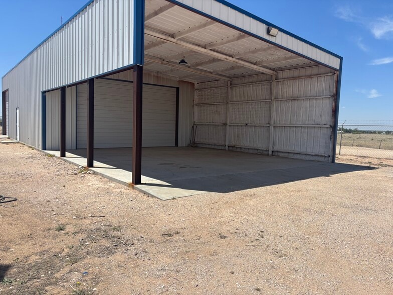 1942 FM2371, Andrews, TX for lease - Building Photo - Image 2 of 5