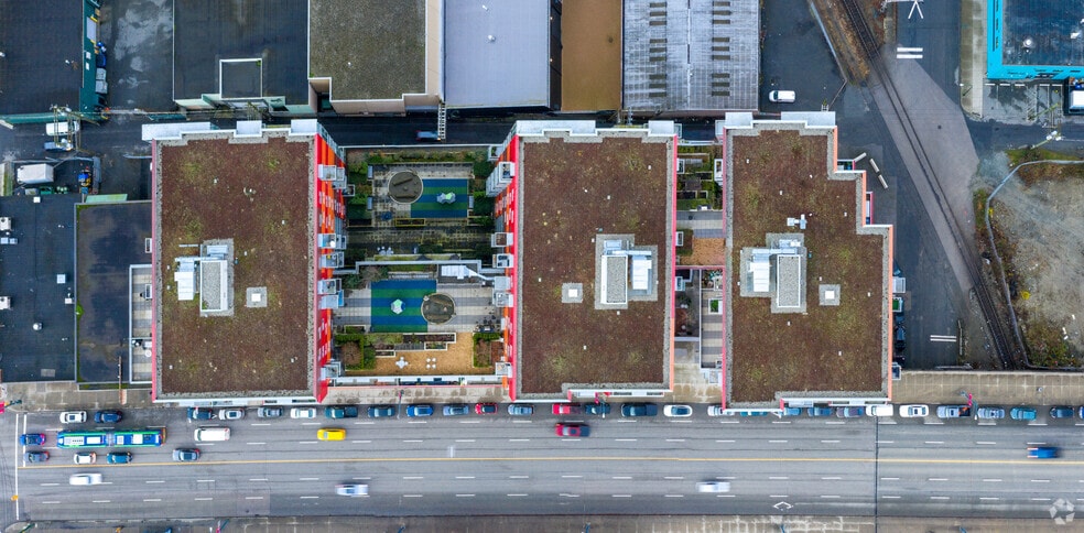 939 Hastings St E, Vancouver, BC à vendre - Photo du bâtiment - Image 2 de 8