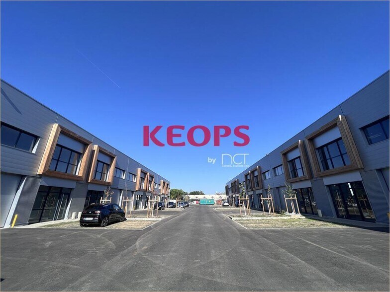 Flex in Toulouse for lease - Building Photo - Image 1 of 9