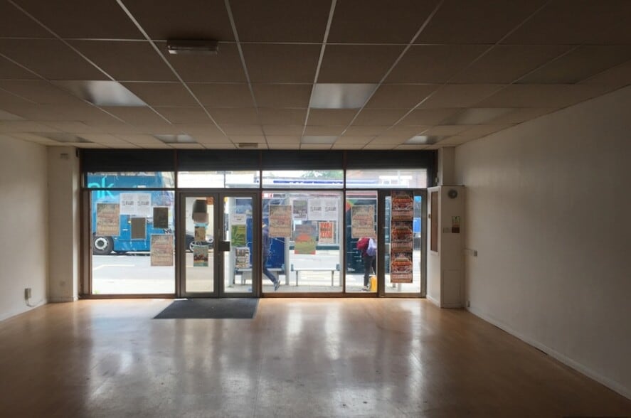 245-247 Portswood Rd, Southampton for lease - Interior Photo - Image 2 of 3