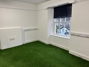 18 Main Rd, Windermere for lease Interior Photo- Image 2 of 4