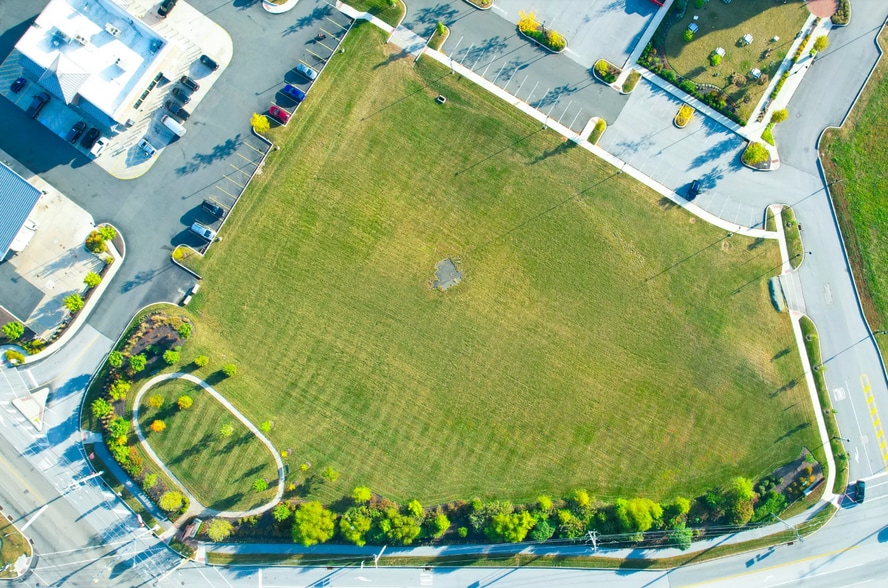 225 Windgate Dr, Chester Springs, PA for sale - Aerial - Image 3 of 7