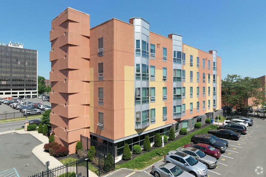 120 Halsted St, East Orange, NJ à vendre - Photo du bâtiment - Image 3 de 50