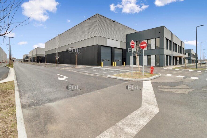 Flex dans Le Bourget à louer - Photo du bâtiment - Image 3 de 16