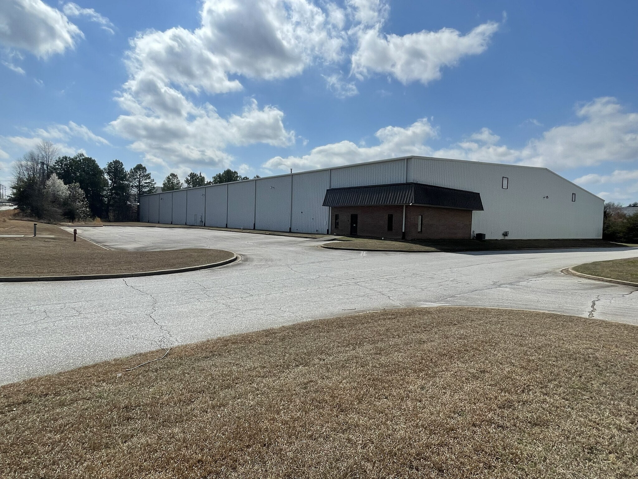 710 Duncan Reidville Rd, Duncan, SC for lease Primary Photo- Image 1 of 8