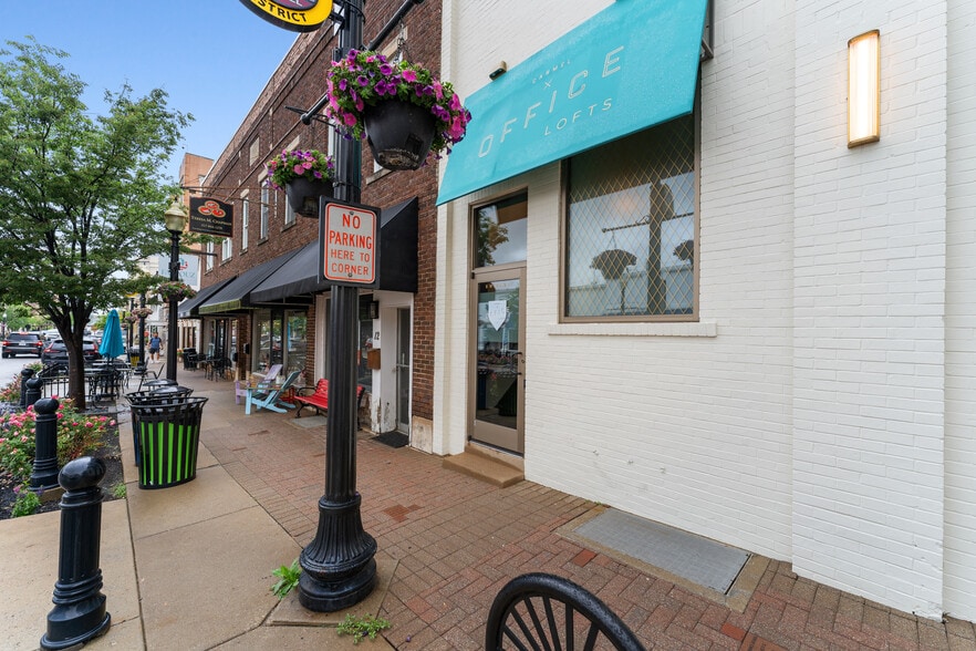 2-8 W Main St, Carmel, IN for lease - Building Photo - Image 3 of 13