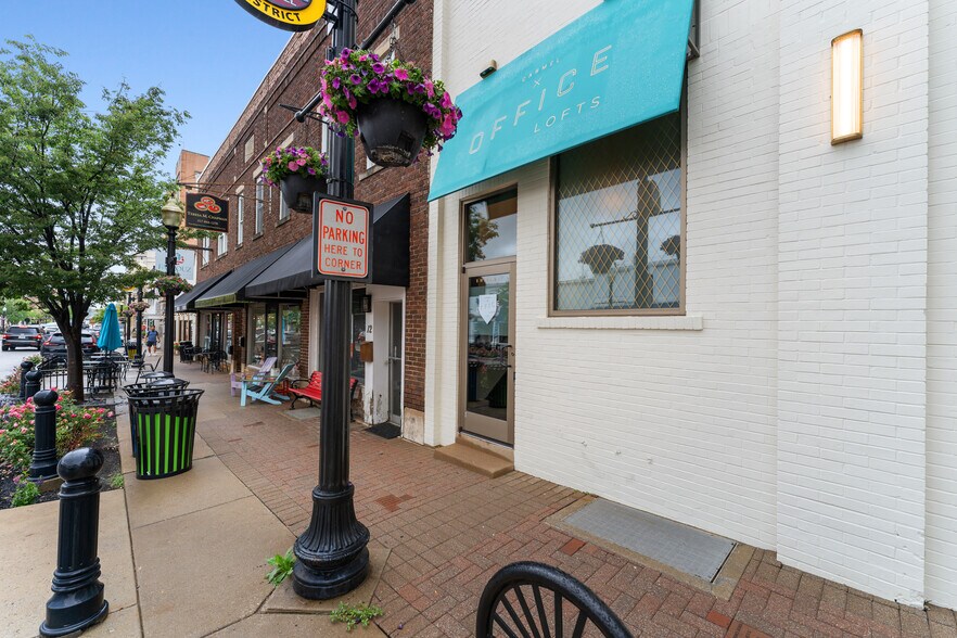 2-8 W Main St, Carmel, IN à vendre - Photo du bâtiment - Image 3 de 13