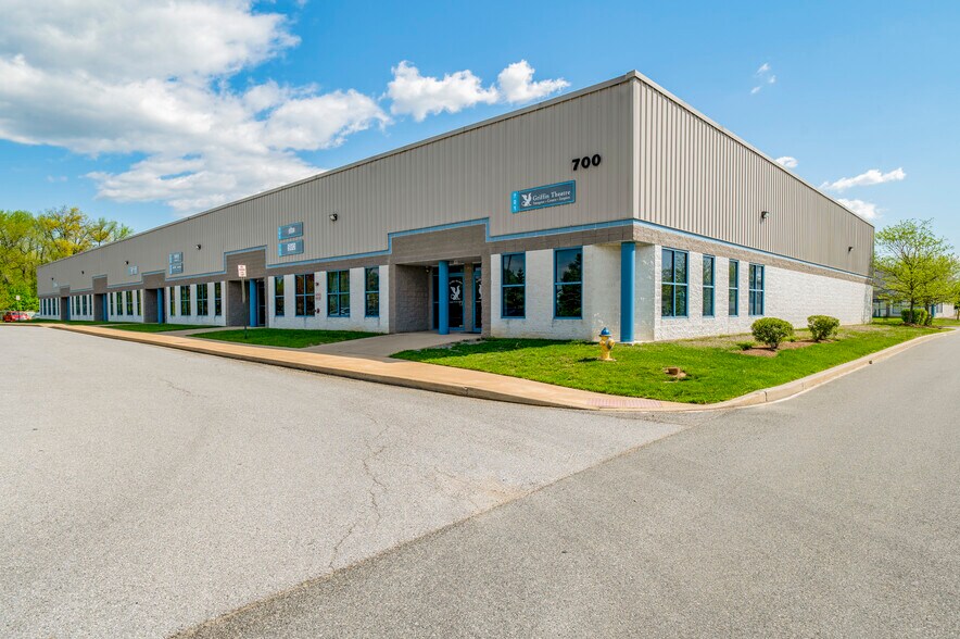 700 Carson Dr, Bear, DE à louer - Photo du bâtiment - Image 1 de 15