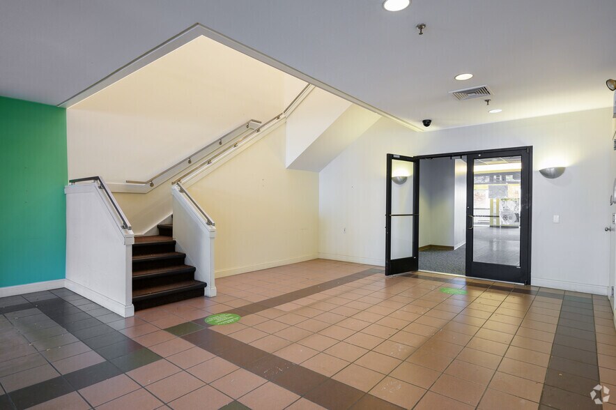 800 Business Center Dr, Horsham Township, PA à louer - Photo intérieure - Image 2 de 18