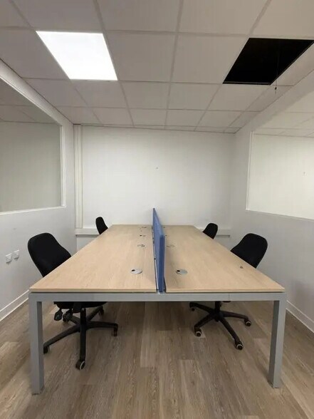 Retail in Paris for lease - Interior Photo - Image 3 of 13