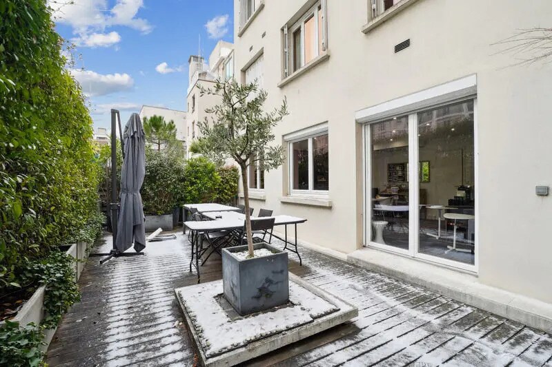 Office in Boulogne-Billancourt for lease Building Photo- Image 1 of 12