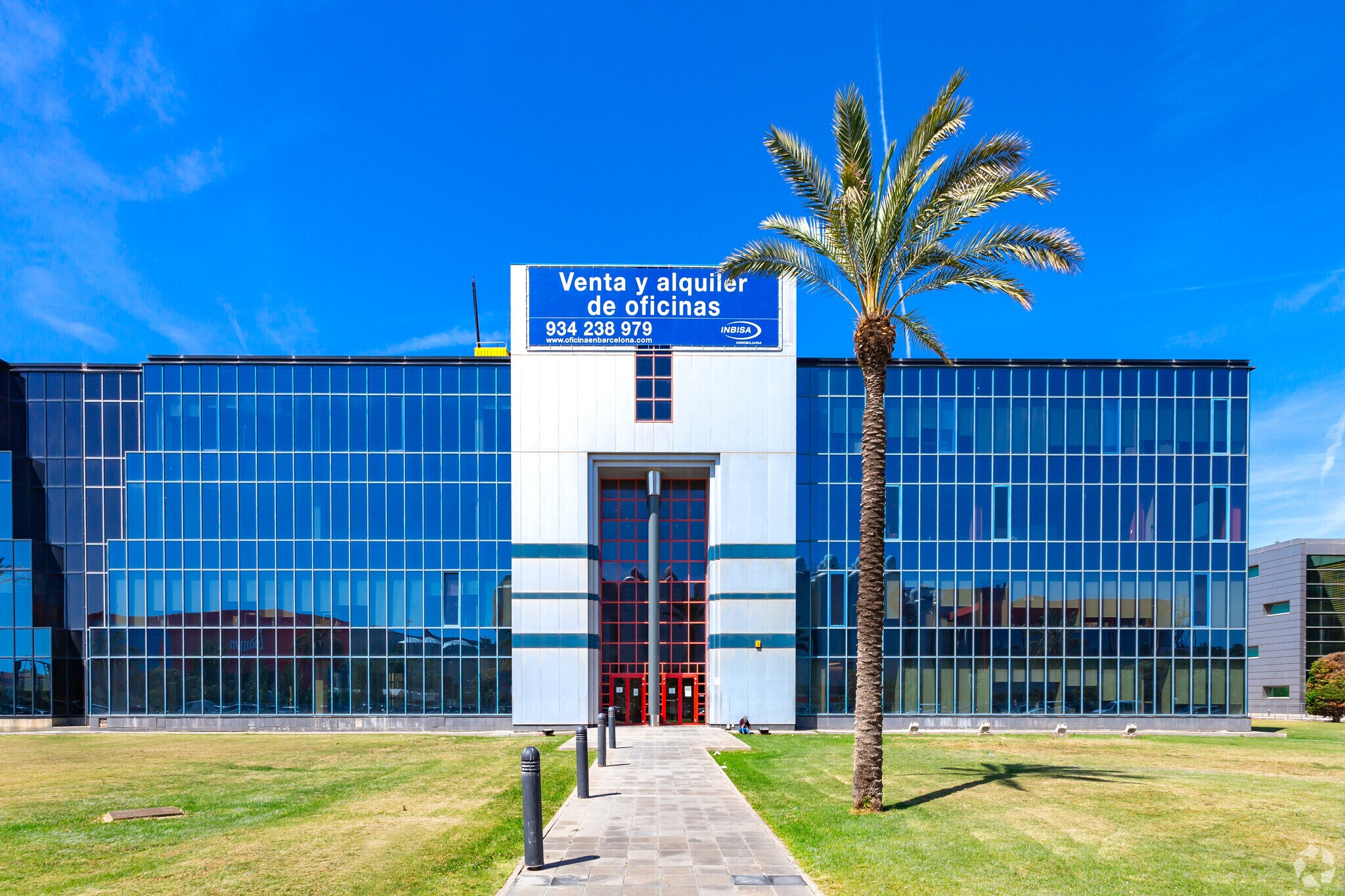 Carrer de la Garrotxa, El Prat de Llobregat, Barcelona for lease Primary Photo- Image 1 of 4