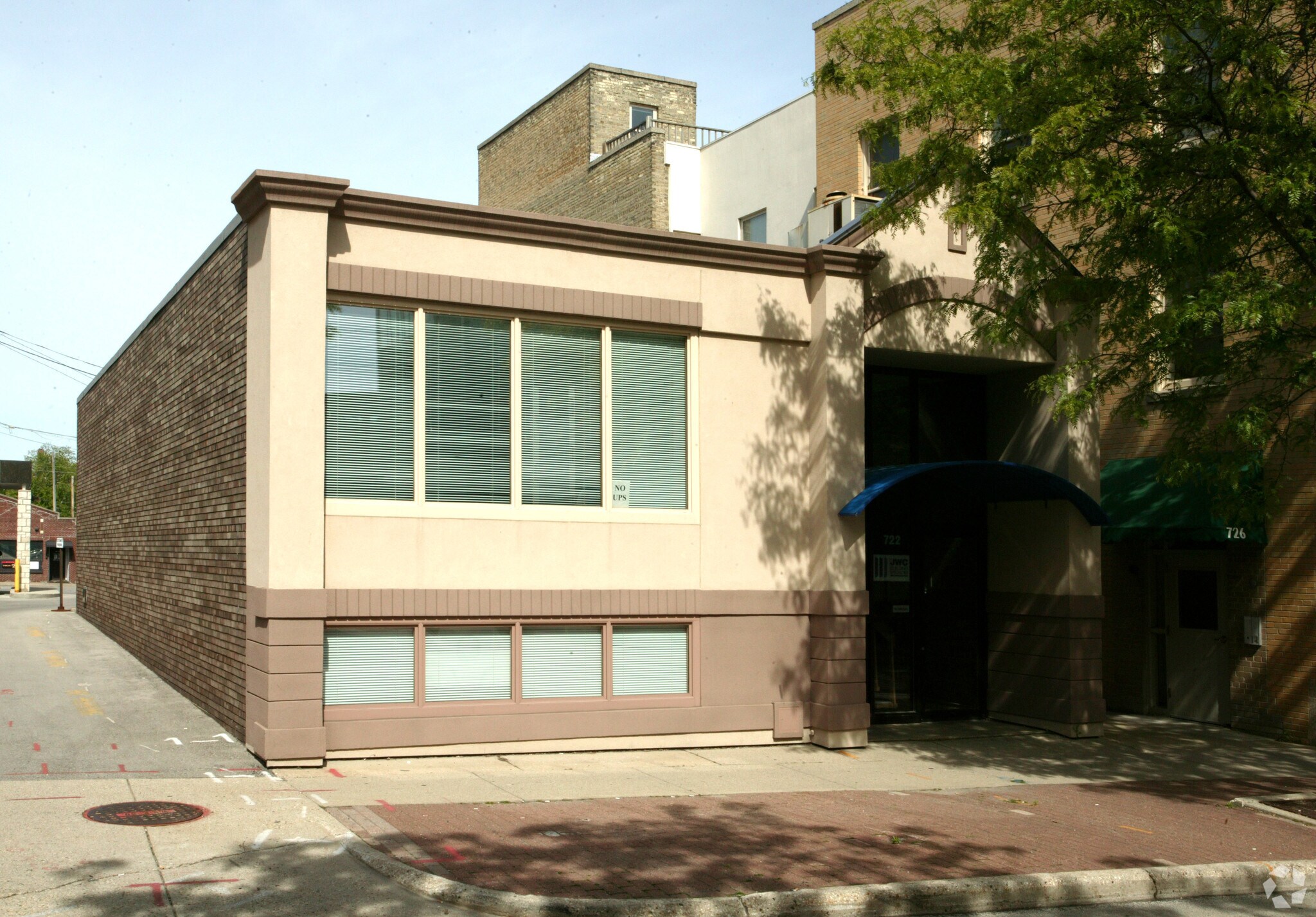 722 N Grand Ave, Waukesha, WI à louer Photo principale- Image 1 de 19