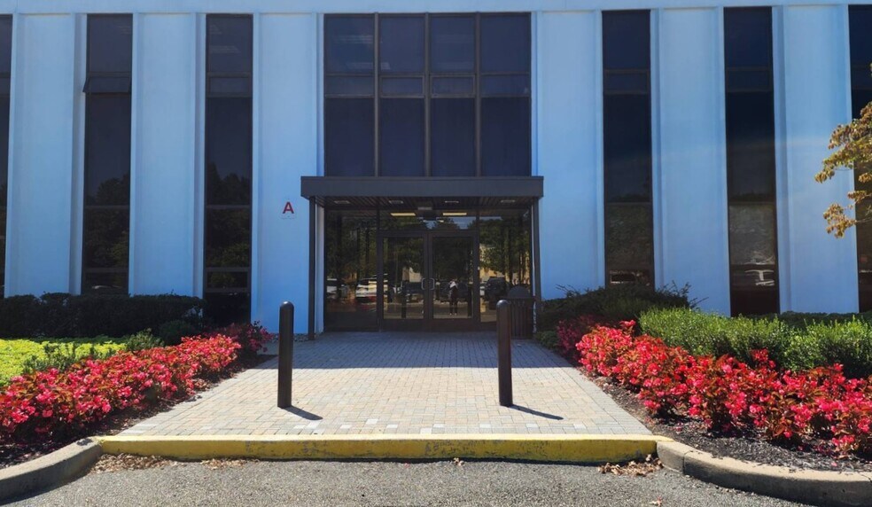 3 Wing Dr, Cedar Knolls, NJ à louer - Photo du bâtiment - Image 2 de 8