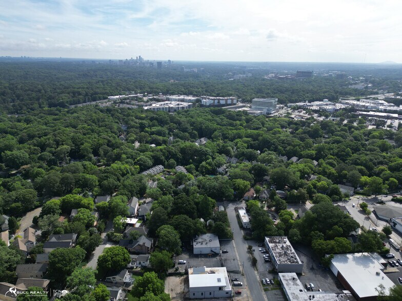 1740 Defoor Pl NW, Atlanta, GA à vendre - Photo du bâtiment - Image 3 de 28