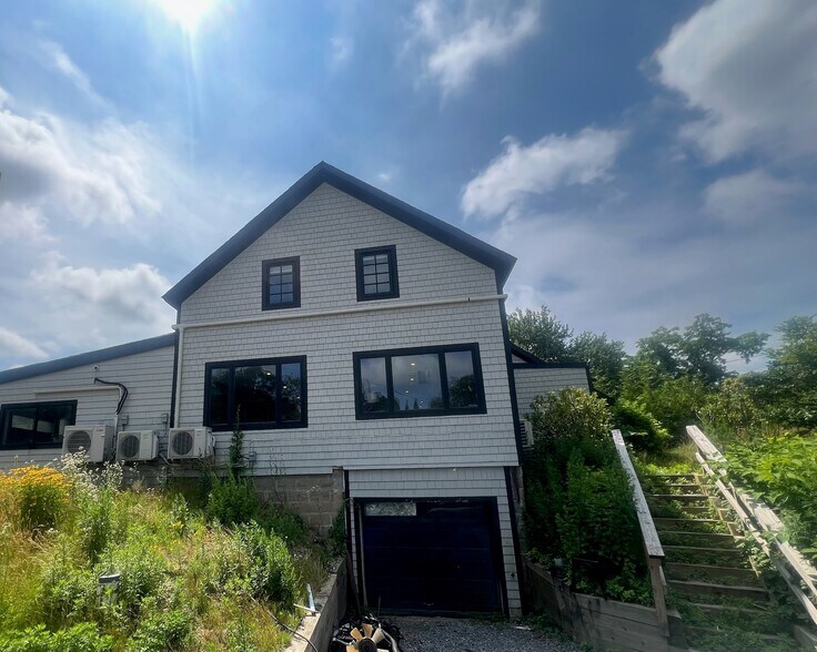 1640 Montauk Hwy, Water Mill, NY à vendre - Photo du bâtiment - Image 2 de 18