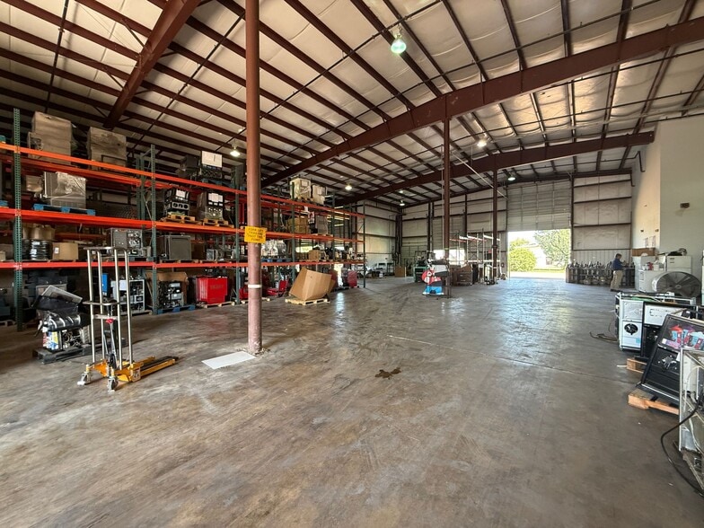 4808 Hazel Jones Rd, Bossier City, LA for lease - Interior Photo - Image 2 of 10