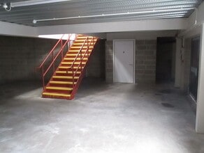 Thorncliffe Rd, Bradford for lease Interior Photo- Image 2 of 7