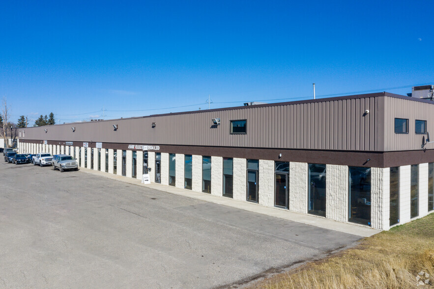 1165 44th Ave SE, Calgary, AB for lease - Primary Photo - Image 1 of 4