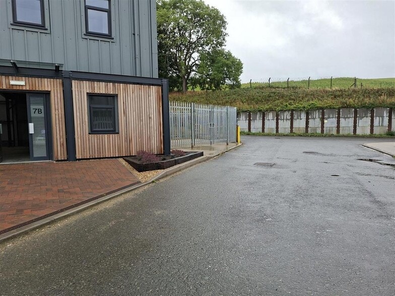 7 Station Rd, Old Dalby for lease - Building Photo - Image 3 of 20