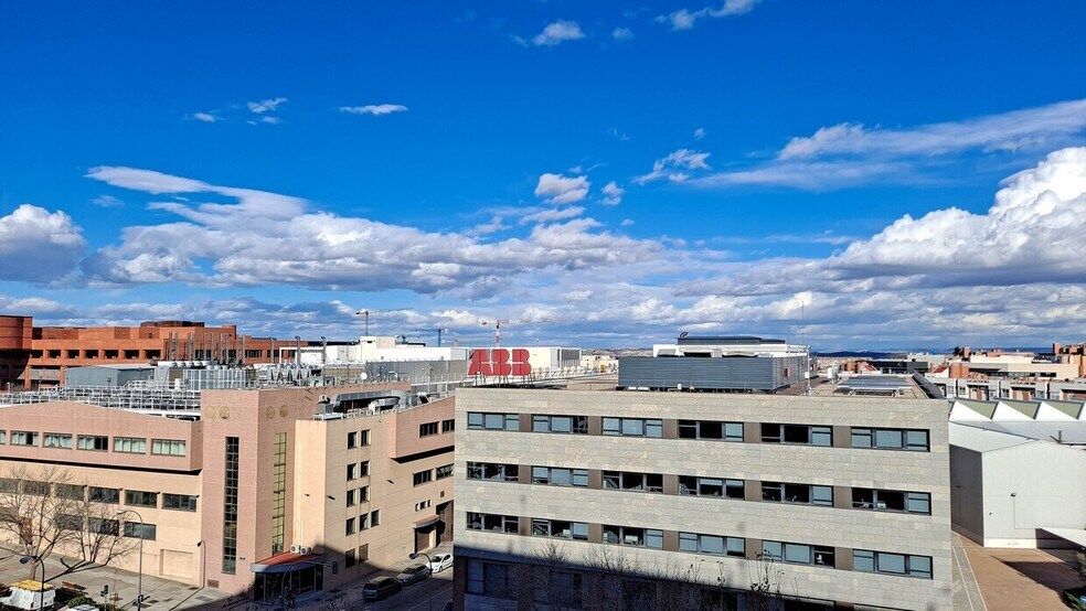 Industriel dans Madrid, Madrid à vendre - Photo du bâtiment - Image 2 de 2
