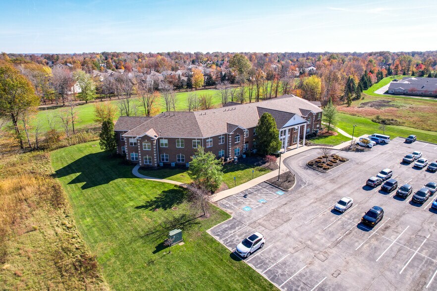387 Golfview Ln, Highland Heights, OH à louer - Photo du bâtiment - Image 3 de 25