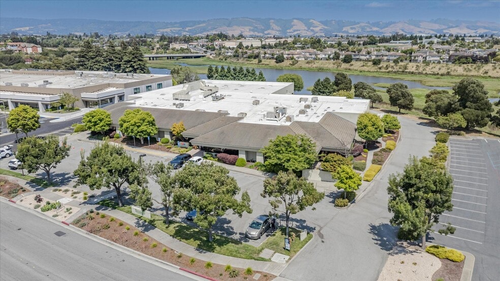 325-345 Westridge Dr, Watsonville, CA for sale - Building Photo - Image 2 of 11