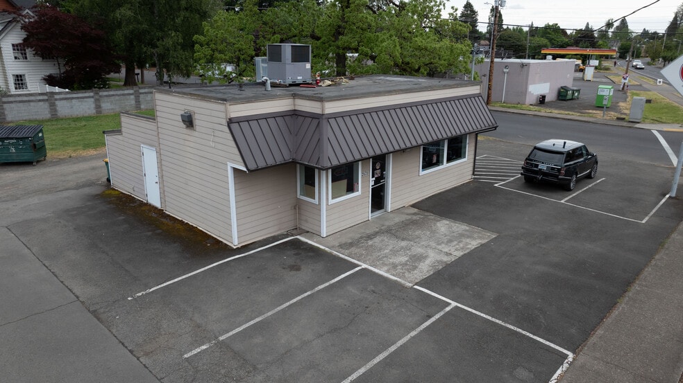 2635 Pacific Ave, Forest Grove, OR for sale - Primary Photo - Image 1 of 4