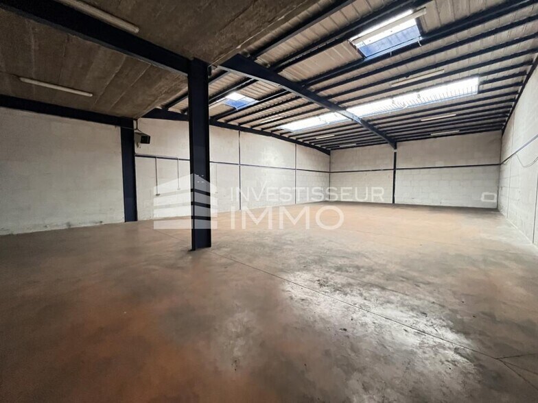 Flex in Villepinte for lease - Interior Photo - Image 2 of 7